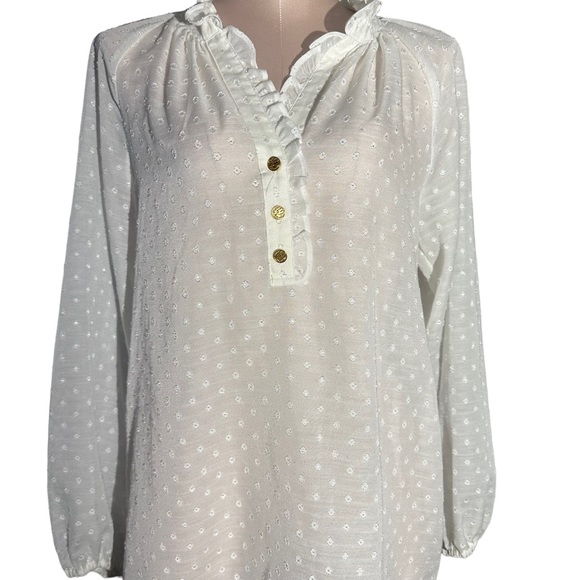 Lilly Pulitzer white top in size S. Beautiful detail throughout. Lilly buttons - Picture 10 of 12